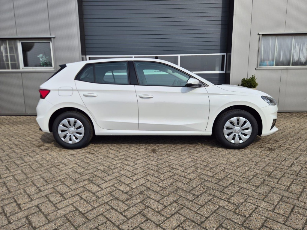 SKODA Fabia Selection 1.0 Gasoline 95hp - ref: 7-63596 - Photo 4