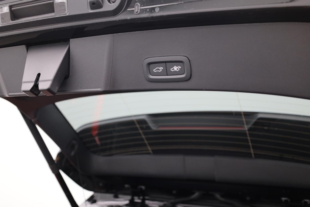VOLVO XC40 Black Edition Plus 2.0 Gasoline 197hp - ref: 7-66582 - Photo 16