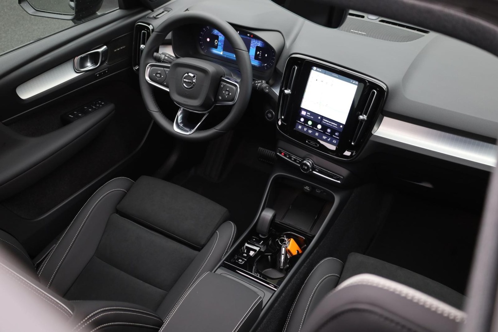 VOLVO XC40 Black Edition Plus 2.0 Gasoline 197hp - ref: 7-66582 - Photo 18