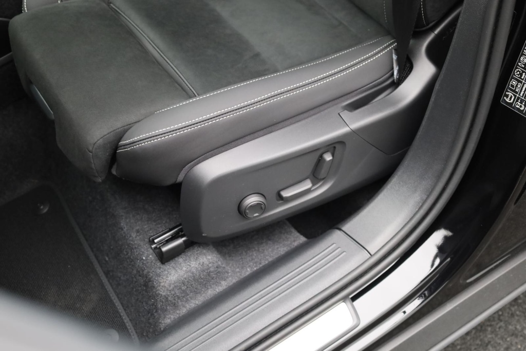 VOLVO XC40 Black Edition Plus 2.0 Gasoline 197hp - ref: 7-66582 - Photo 20