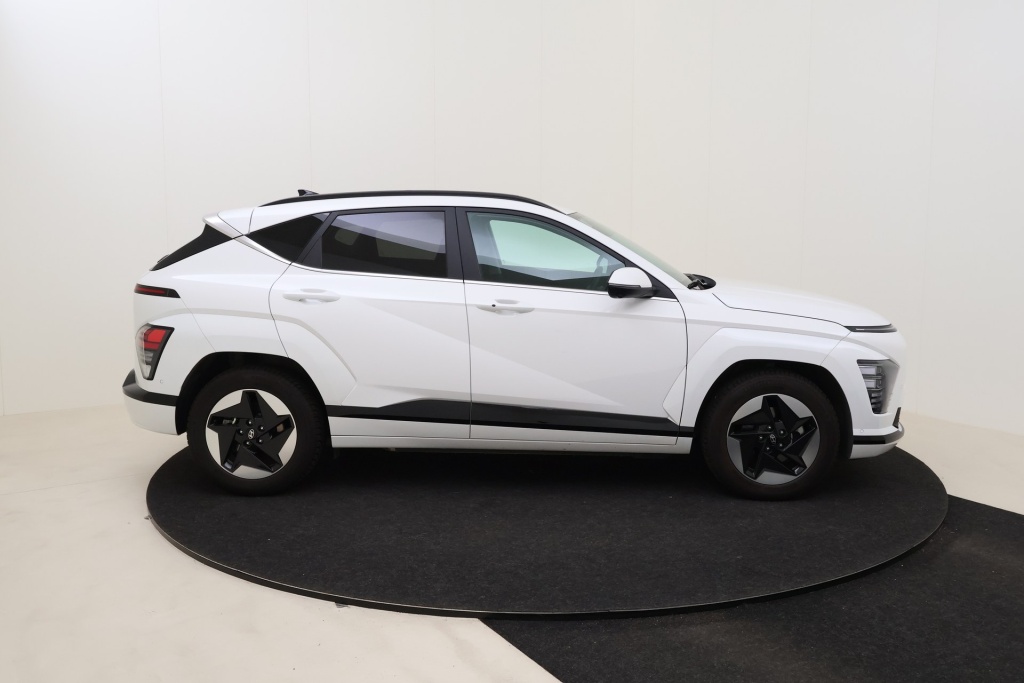 HYUNDAI Kona Shine 17 65 kWh 214 - ref: 7-68340 - Photo 4