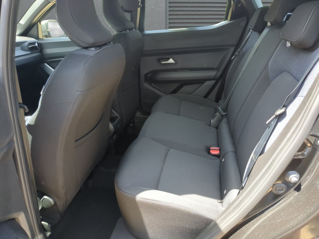 DACIA Duster Expression Tribrid 150 EDC 4x4 - ref: 7-68765 - Photo 6