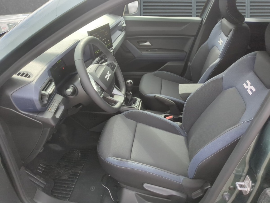 DACIA Duster Expression TCe 140 - ref: 7-68866 - Photo 4