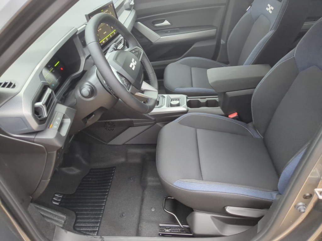 DACIA Duster Expression LPG 150 EDC 4x4 - ref: 7-70066 - Photo 4