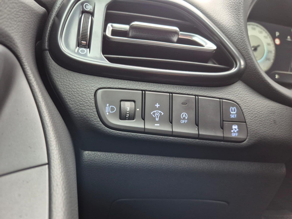HYUNDAI i30 N-Line 1.6 Gasoline 150hp - ref: 7-70109 - Photo 14
