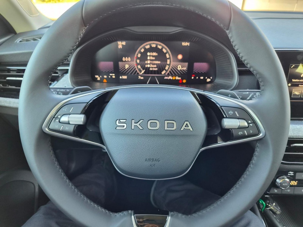 SKODA Kamiq Selection 1.5 Gasoline 150hp DSG - ref: 7-72137 - Photo 17