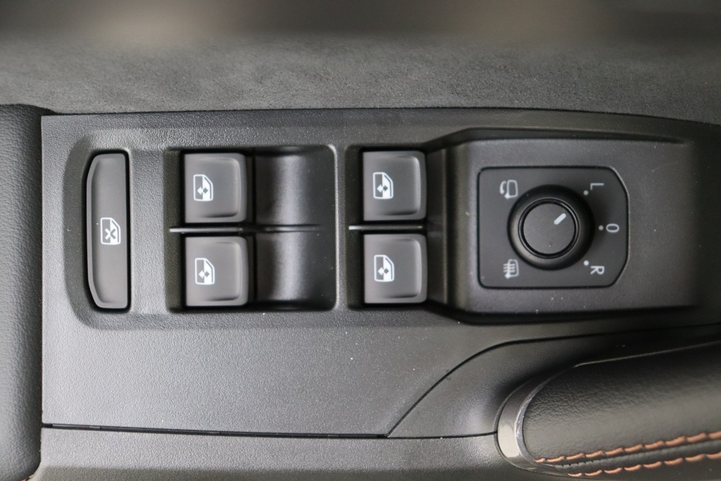 CUPRA Leon Sportstourer Impulse Plus 1,5 eTSI 150 hp DSG7 - ref: 7-73451 - Photo 17