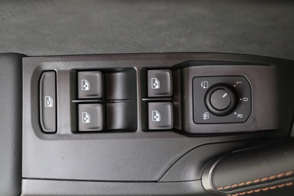 CUPRA Leon Sportstourer Impulse Plus 1,5 eTSI 150 hp DSG7 - ref: 7-73549 - Photo 17