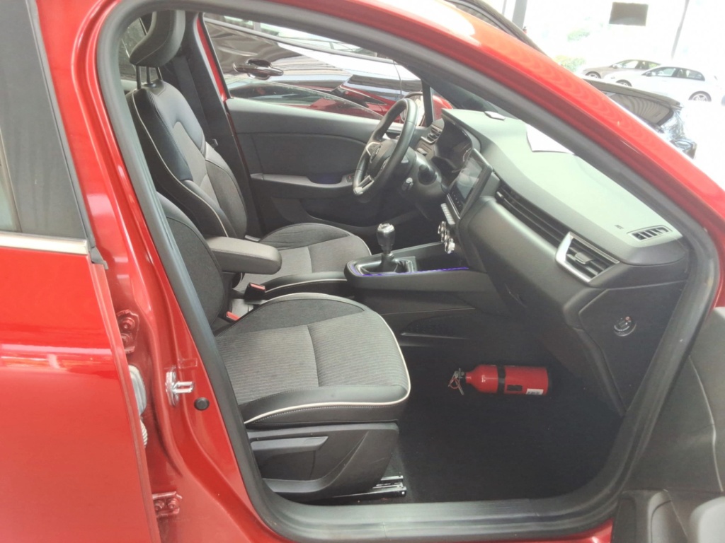 RENAULT Clio Blue dCi 100 - ref: 7-74445 - Photo 6