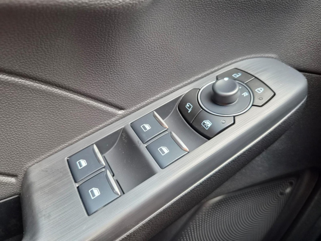 FORD Kuga Titanium 2.5 Plug-in Hybrid Gasoline 242hp - ref: 7-74745 - Photo 16