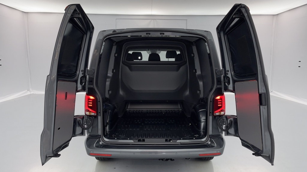 VOLKSWAGEN Transporter T 6.1 PROCAB L1 2.0 TDI 150ch Business Plus DSG7 - ref: 8-GLI00001086 - Photo 10