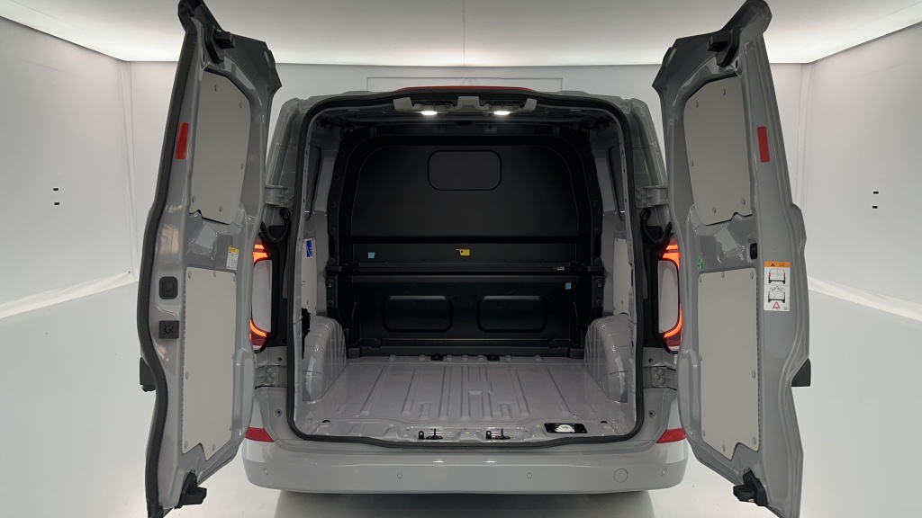 VOLKSWAGEN Transporter Procab T7 L1H1 2.0 TDI 170ch Business BVA8 - ref: 8-GLI00007508 - Photo 9