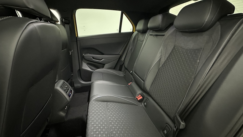 VOLKSWAGEN T-Roc 1.5 eTSI EVO2 Hybrid 150ch R-Line DSG7 - ref: 8-GLI00010011 - Photo 9