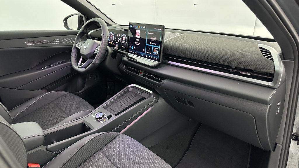 VOLKSWAGEN T-Roc 1.5 eTSI EVO2 Hybrid 150ch R-Line DSG7 - ref: 8-GLI00010017 - Photo 8