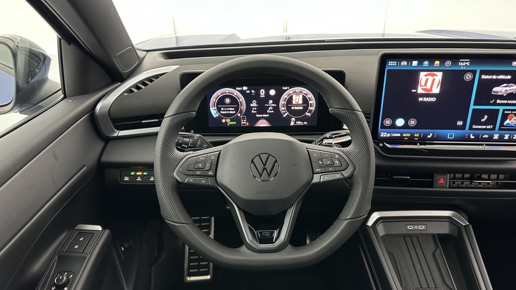 VOLKSWAGEN T-Roc 1.5 eTSI EVO2 Hybrid 150ch R-Line DSG7 - ref: 8-GLI00010018 - Photo 14