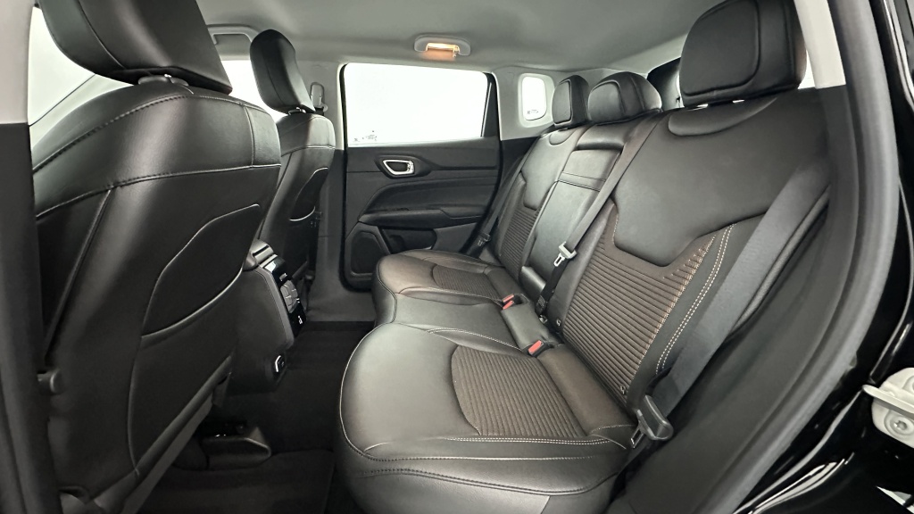 JEEP Compass II 1.3 T4 240ch PHEV 4xe Overland AT6 eAWD - ref: 8-GLI00011020 - Photo 9