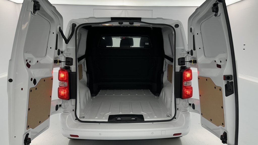 FIAT Scudo Cabine Approfondie M 2.0 BlueHDi 180ch Pack Premium Connect EAT8 - ref: 8-GLI00012291 - Photo 9