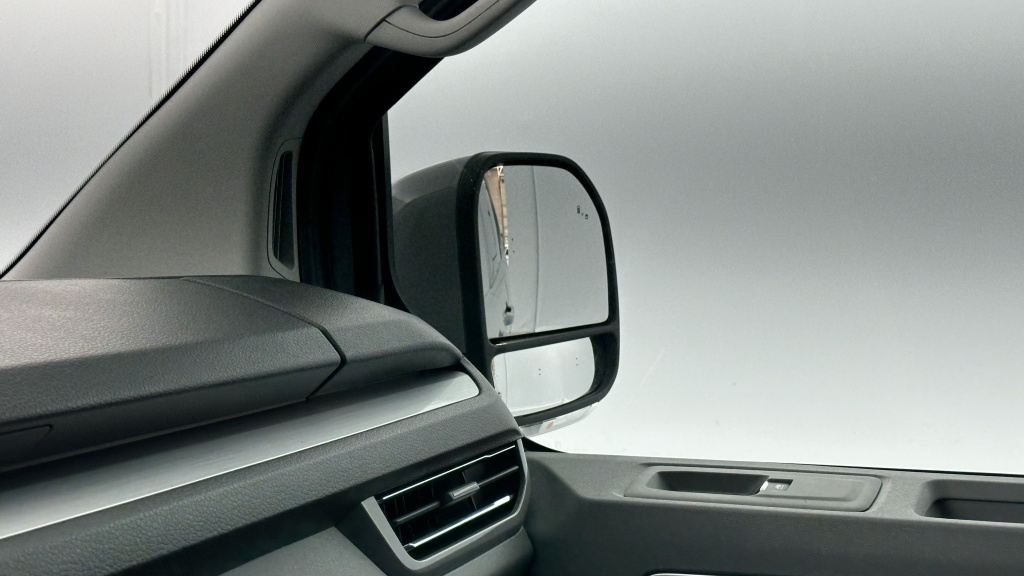 VOLKSWAGEN Transporter Procab T7 L2H1 2.0 TDI 170ch Business BVA8 - ref: 8-GLI00026518 - Photo 19