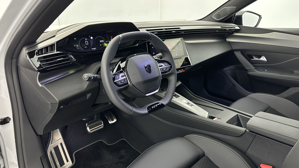 PEUGEOT 308 SW III(2) 1.5 BlueHDi 130ch GT Exclusive EAT8 - ref: 8-GLI00026596 - Photo 6