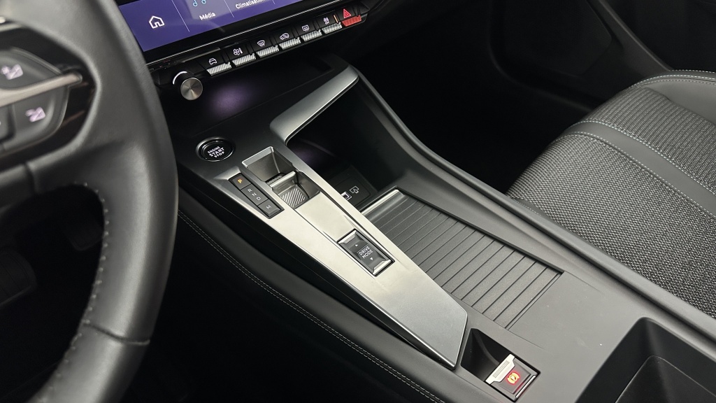PEUGEOT 308 III 1.2 Puretech 130ch Allure Pack EAT8 - ref: 8-GLI00032092 - Photo 17