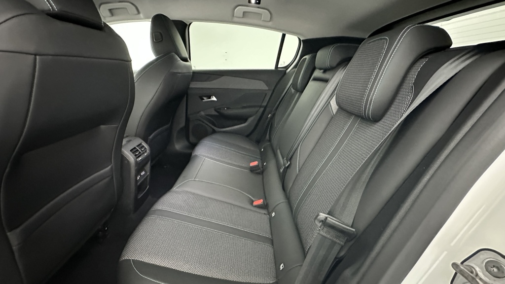 PEUGEOT 308 III 1.2 Puretech 130ch Allure Pack EAT8 - ref: 8-GLI00032092 - Photo 9