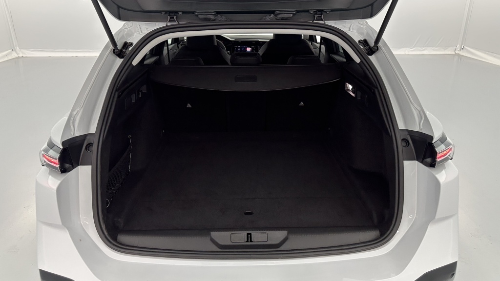 PEUGEOT 308 SW III 1.2 Hybrid 145ch Allure e-DCS6 - ref: 8-GLI00036214 - Photo 10