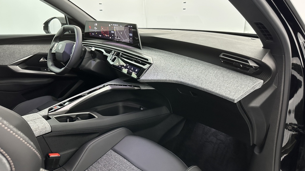PEUGEOT 5008 III 1.2 Hybrid 145ch Allure e-DCS6 - ref: 8-GLI00044779 - Photo 8