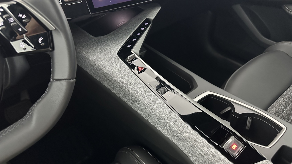 PEUGEOT 5008 III 1.2 Hybrid 145ch Allure e-DCS6 - ref: 8-GLI00044801 - Photo 18