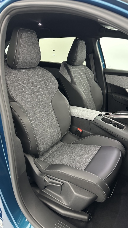 PEUGEOT 5008 III 1.2 Hybrid 145ch Allure e-DCS6 - ref: 8-GLI00044801 - Photo 19