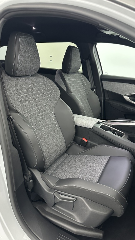 PEUGEOT 5008 III 1.2 Hybrid 145ch Allure e-DCS6 - ref: 8-GLI00044802 - Photo 19