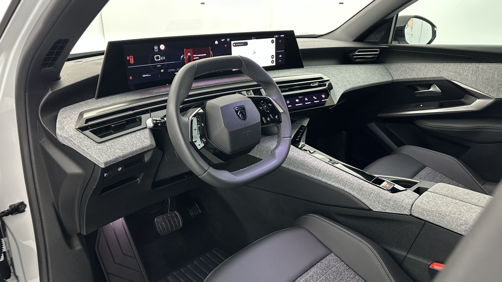 PEUGEOT 5008 III 1.2 Hybrid 145ch Allure e-DCS6 - ref: 8-GLI00044802 - Photo 6