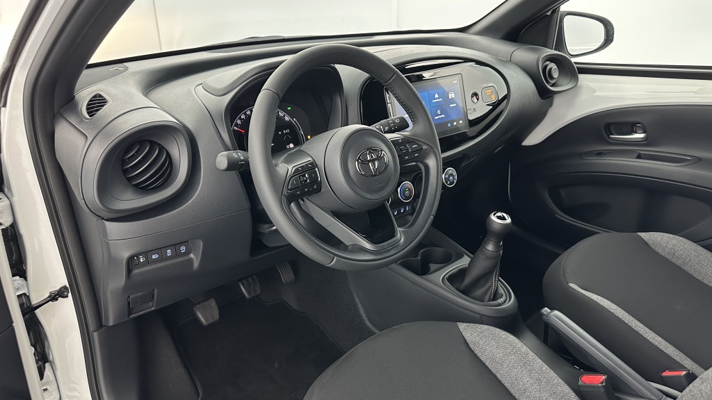 TOYOTA Aygo X 1.0 VVT-i 72ch Dynamic  - ref: 8-GLI00050386 - Photo 6