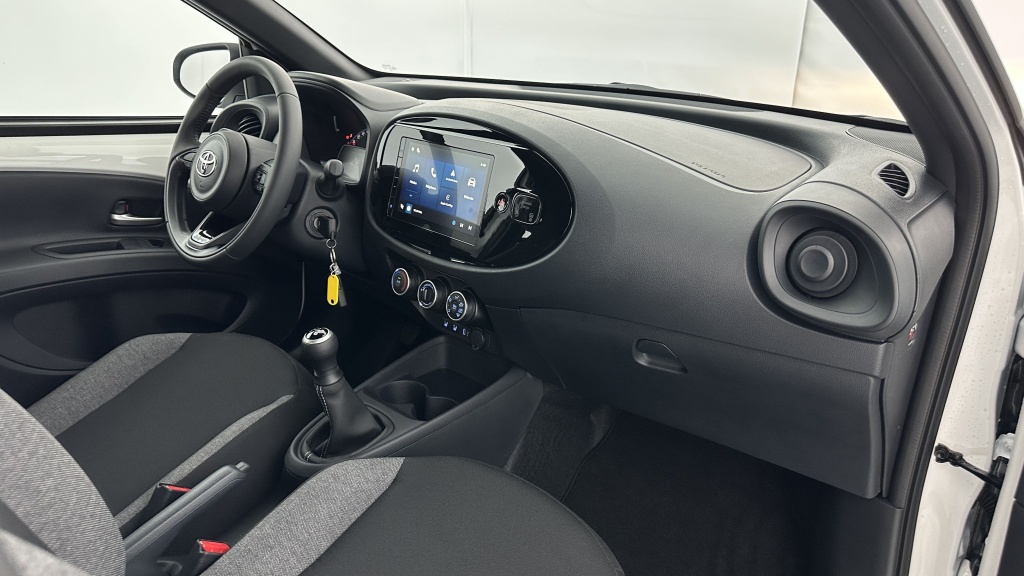 TOYOTA Aygo X 1.0 VVT-i 72ch Dynamic  - ref: 8-GLI00050386 - Photo 8