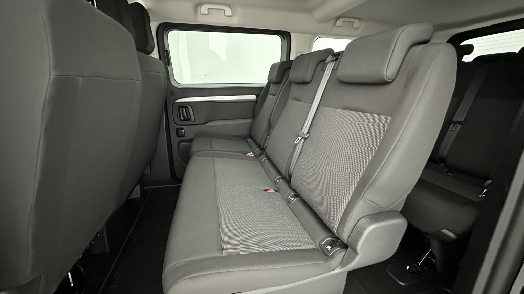 PEUGEOT Traveller XL 2.2 BlueHDi 180ch Business EAT8 - ref: 8-GLI00099514 - Photo 8