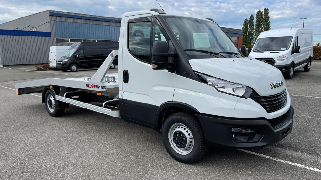 IVECO Daily III 35S16H 4100 3.0 160ch Porte-Voiture PLAT'FIX PF18 Alu - ref: 8-GLI00267949 - Photo 1