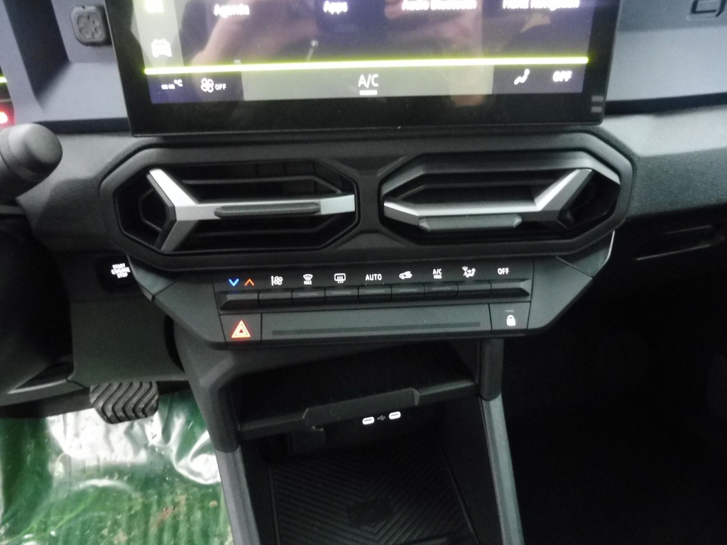 DACIA Duster 1.6 HYBRID 140CH JOURNEY - ref: 73251 - Photo 7
