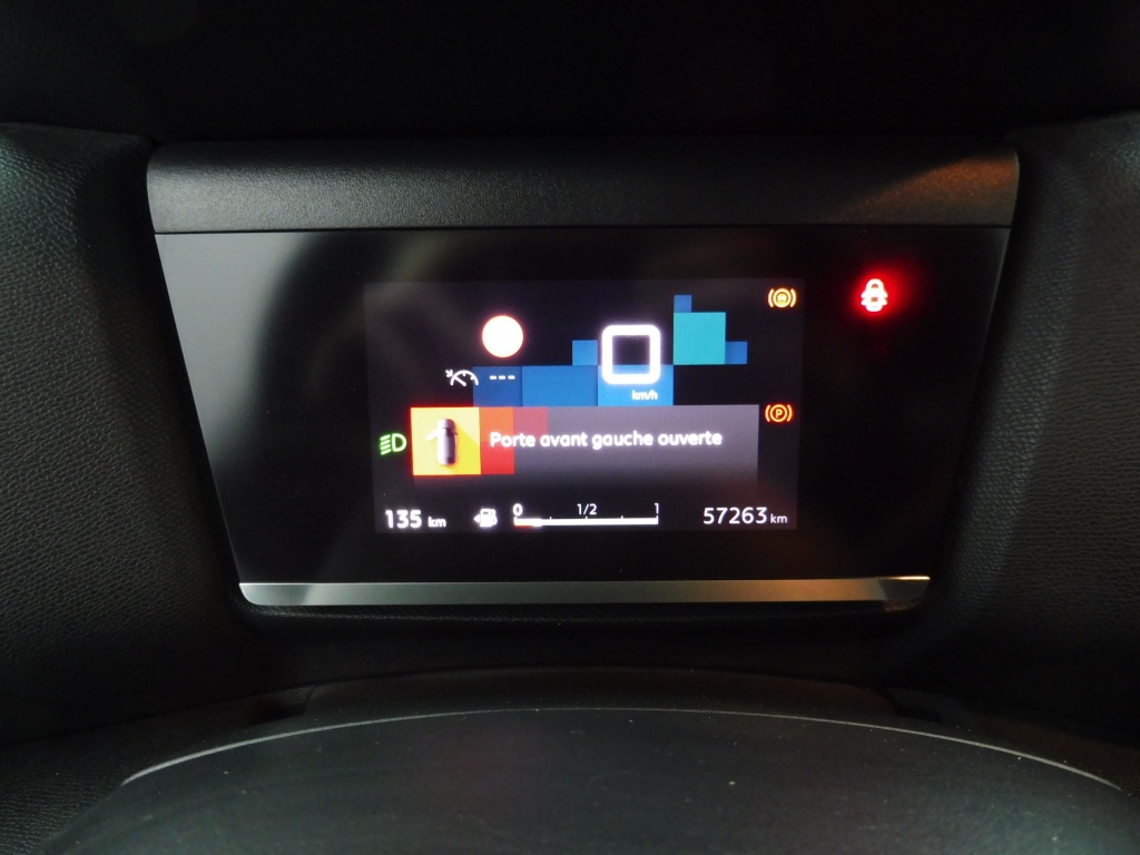 CITROEN C4 X 1.2 PURETECH 100 FEEL - ref: 73629 - Photo 9