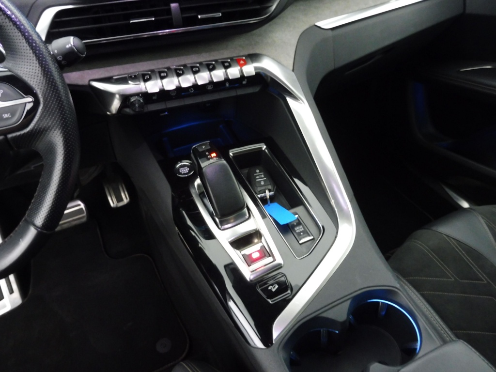 PEUGEOT 3008 PLUG-IN HYBRID4 300CH GT PACK E-EAT8 - ref: 74135 - Photo 14