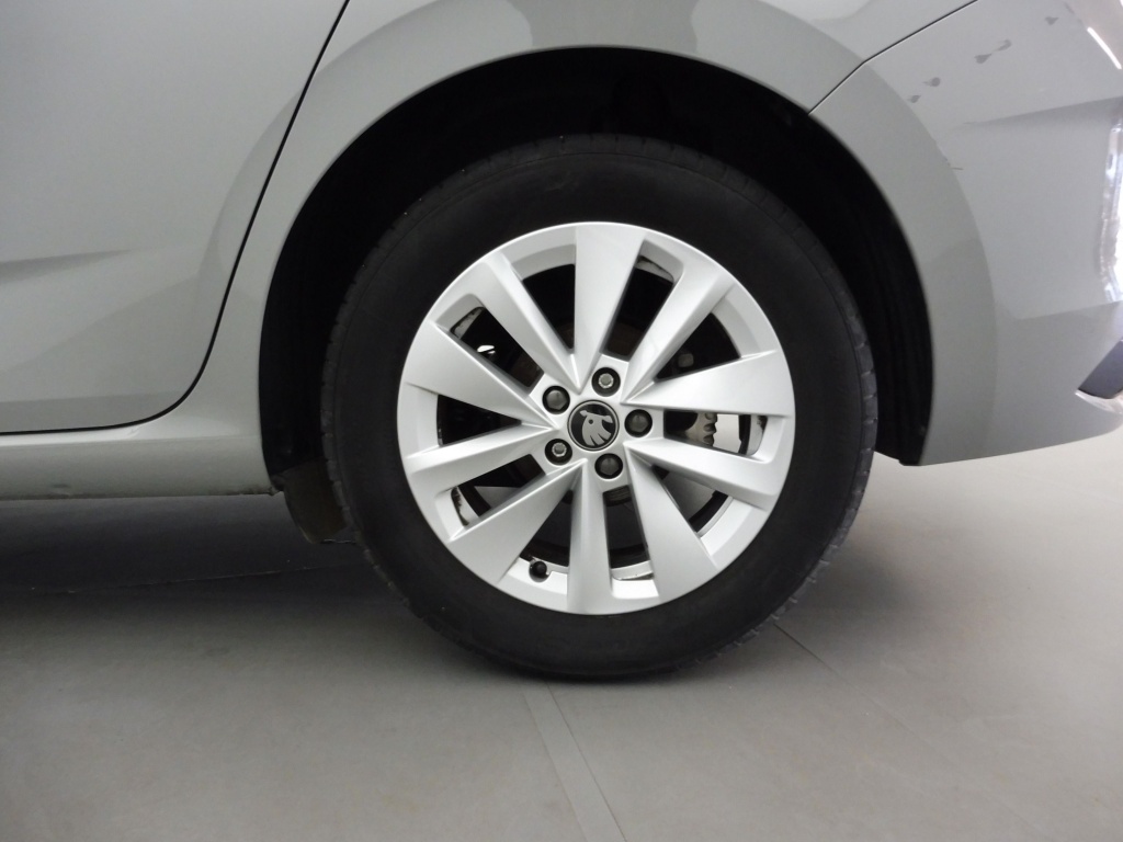 SKODA Scala 1.0 TSI 116CH SELECTION DSG7 - ref: 74270 - Photo 11