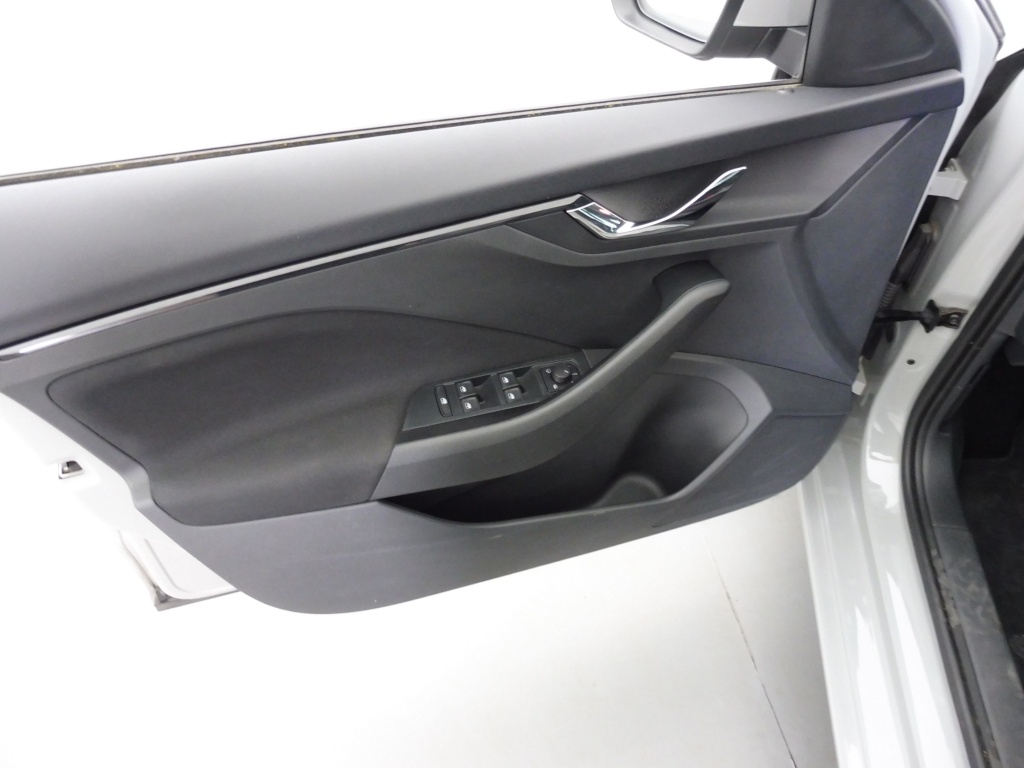 SKODA Scala 1.0 TSI 116CH SELECTION DSG7 - ref: 74270 - Photo 17