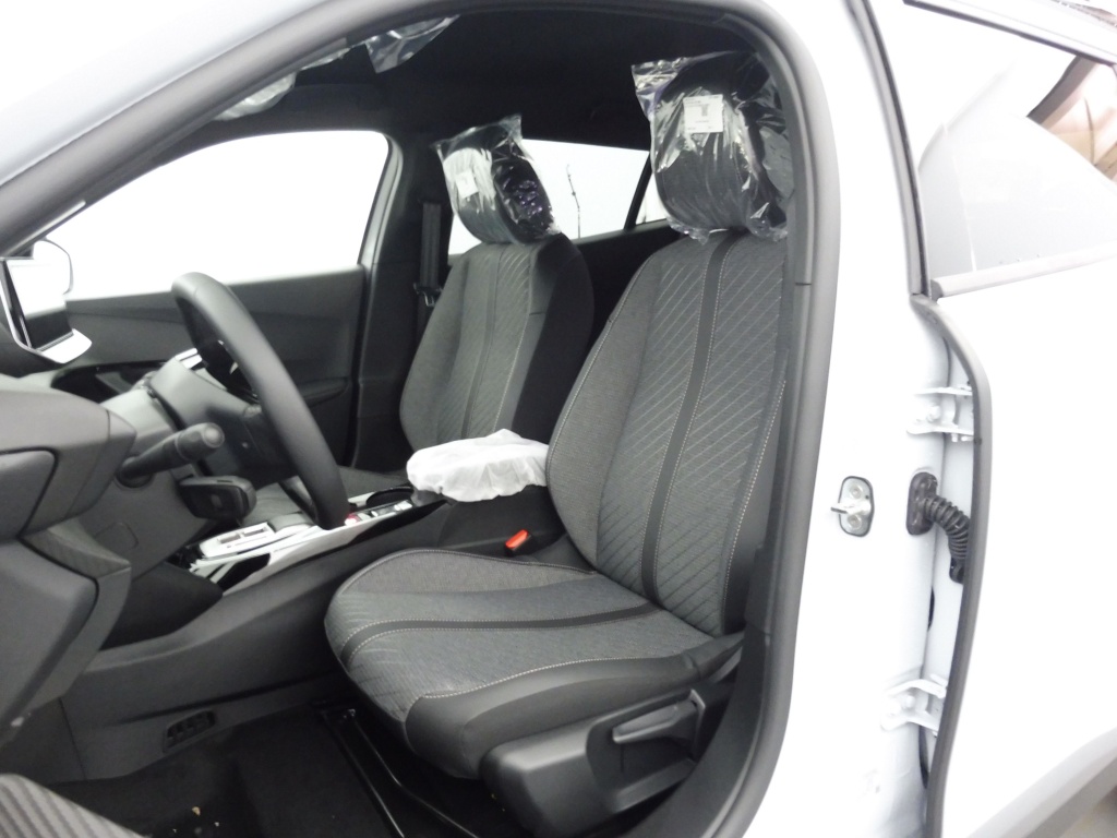 PEUGEOT 2008 1.2 HYBRID 145CH ALLURE E-DCS6 - ref: 75251 - Photo 13
