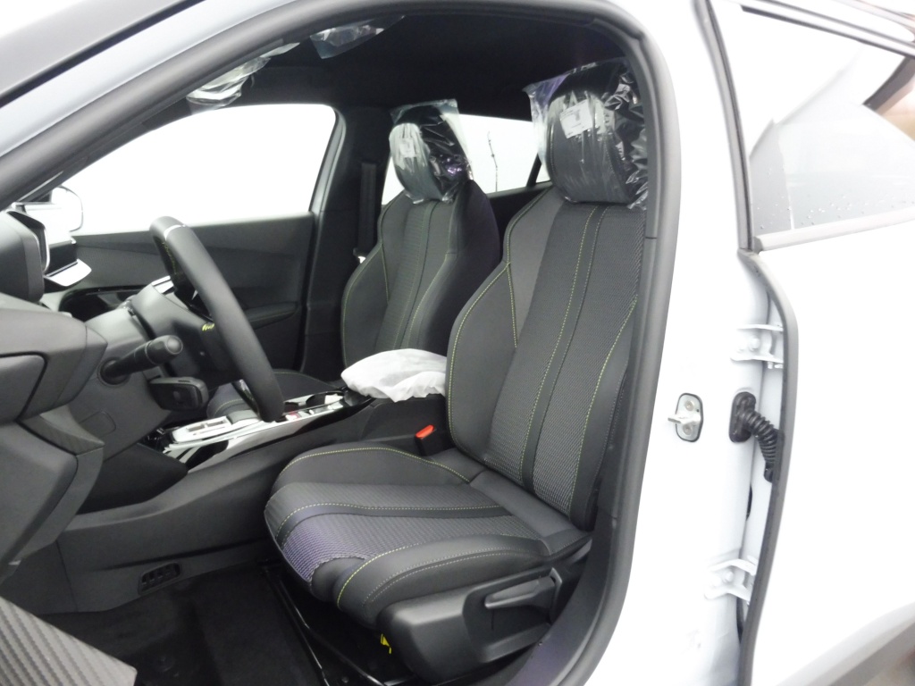 PEUGEOT 2008 1.2 HYBRID 145CH GT E-DCS6 - ref: 75265 - Photo 15