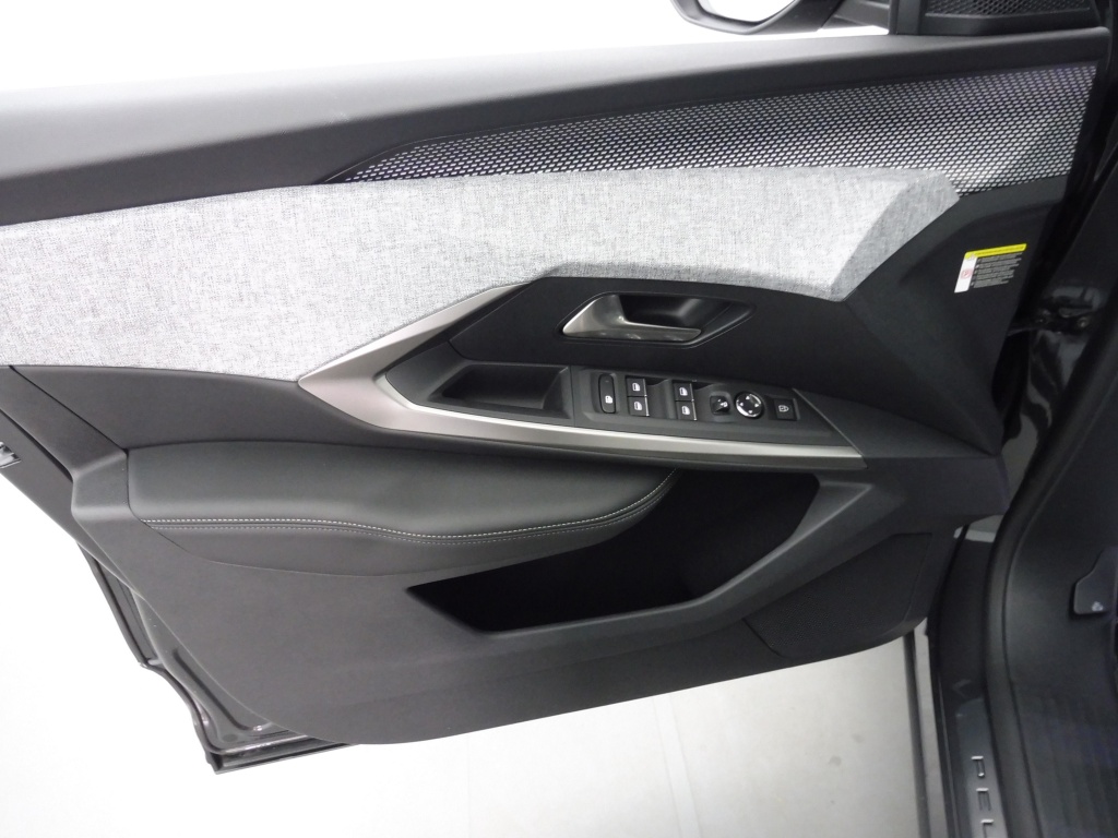 PEUGEOT 3008 1.2 HYBRID 145CH GT E-DCS6 - ref: 75591 - Photo 18