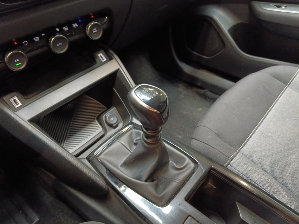 CITROEN C4 X 1.2 PURETECH 100feel - ref: 73647 - Photo 15