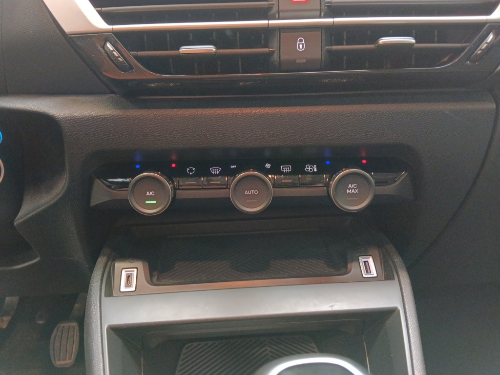 CITROEN C4 X 1.2 PURETECH 100feel - ref: 73647 - Photo 20