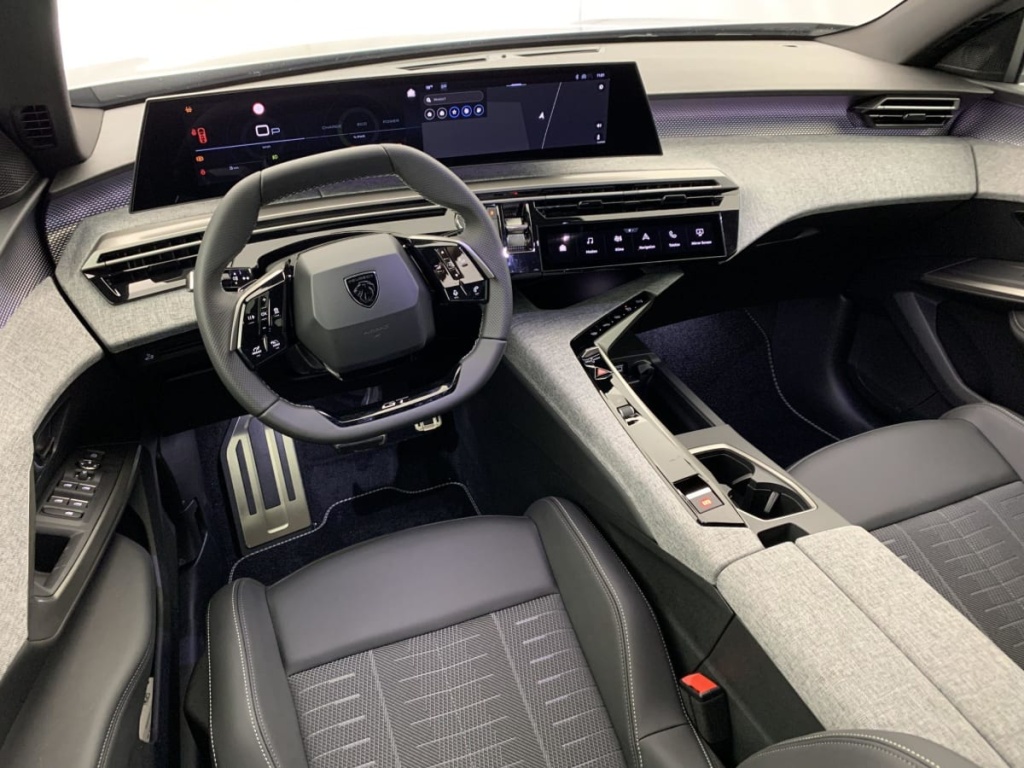 PEUGEOT 3008 Hybrid 145 e-DCS6 GT - ref: 1-340593 - Photo 15