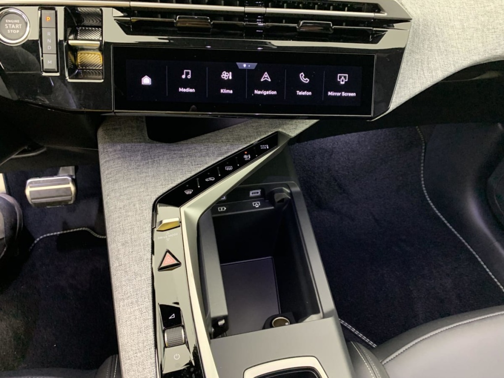 PEUGEOT 3008 Hybrid 145 e-DCS6 GT - ref: 1-340593 - Photo 19