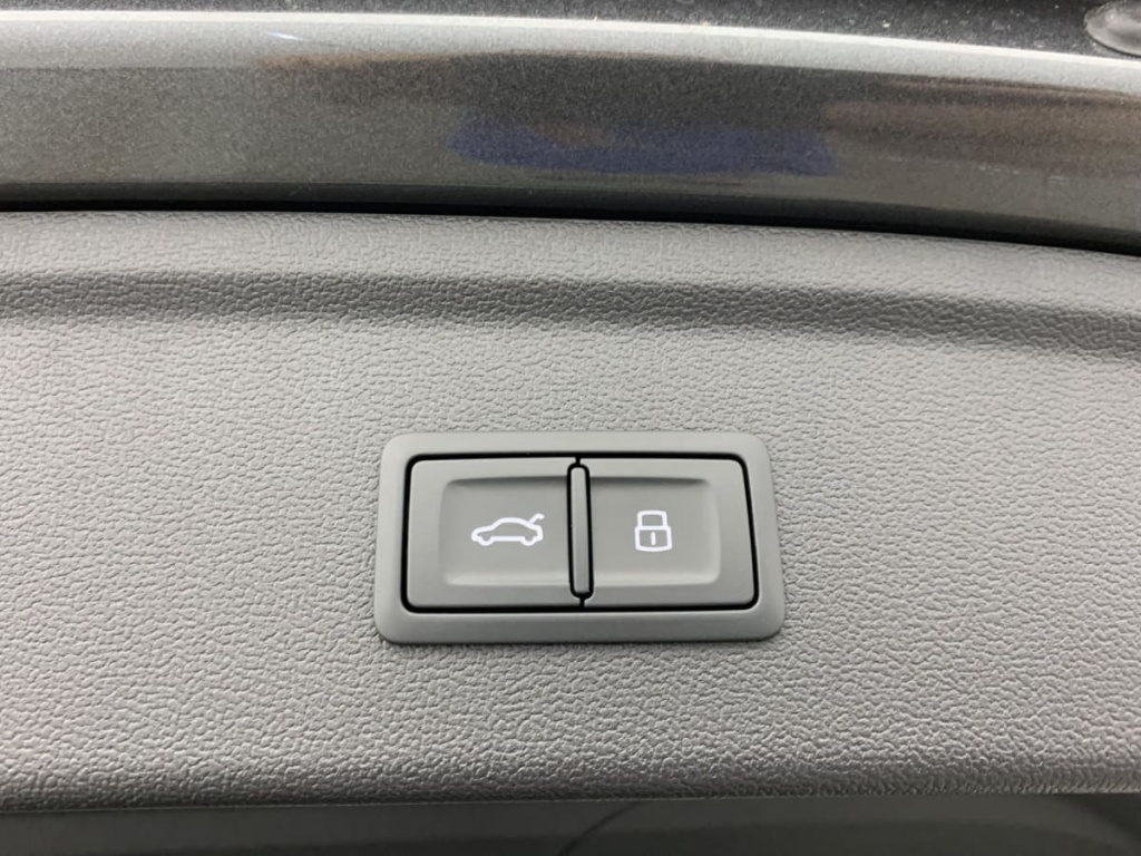 AUDI A3 Sportback 45 TFSI E HYBRIDE RECHARGEABLE 272 S TRONIC 6 S LINE - ref: 1-358895 - Photo 18