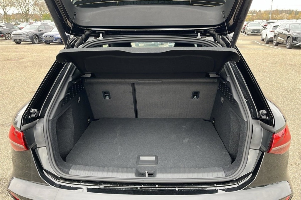 AUDI A3 Sportback 45 TFSI E HYBRIDE RECHARGEABLE 272 S TRONIC 6 S LINE - ref: 1-358907 - Photo 11