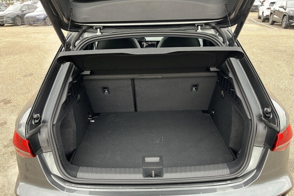 AUDI A3 Sportback 45 TFSI E HYBRIDE RECHARGEABLE 272 S TRONIC 6 S LINE - ref: 1-358910 - Photo 11